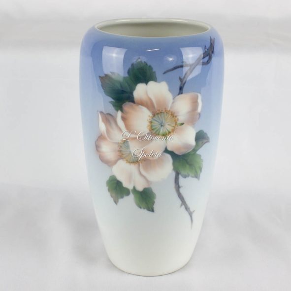 Vaso con Fiori in Porcellana